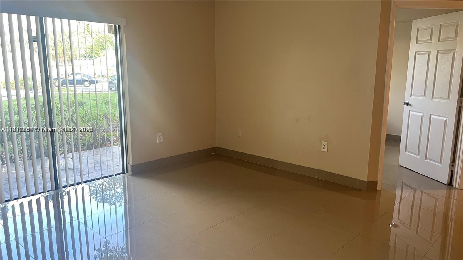 PALMS OF PEMBROKE CONDO - Residential Lease