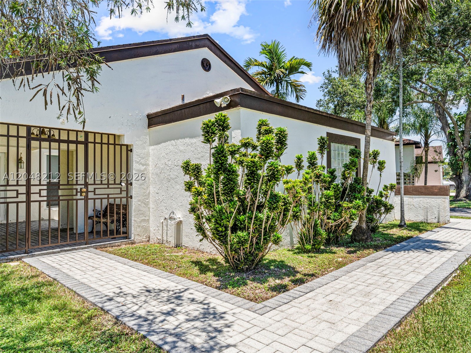 WEITZER SHAUNA MEADOWS SE - Residential