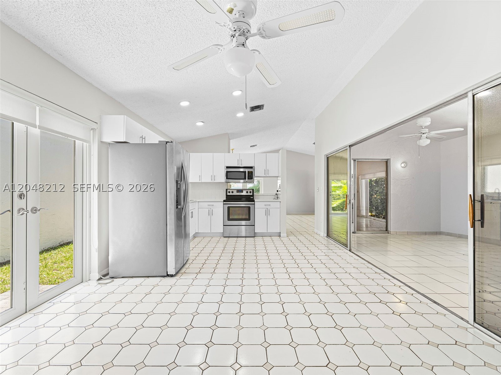 WEITZER SHAUNA MEADOWS SE - Residential