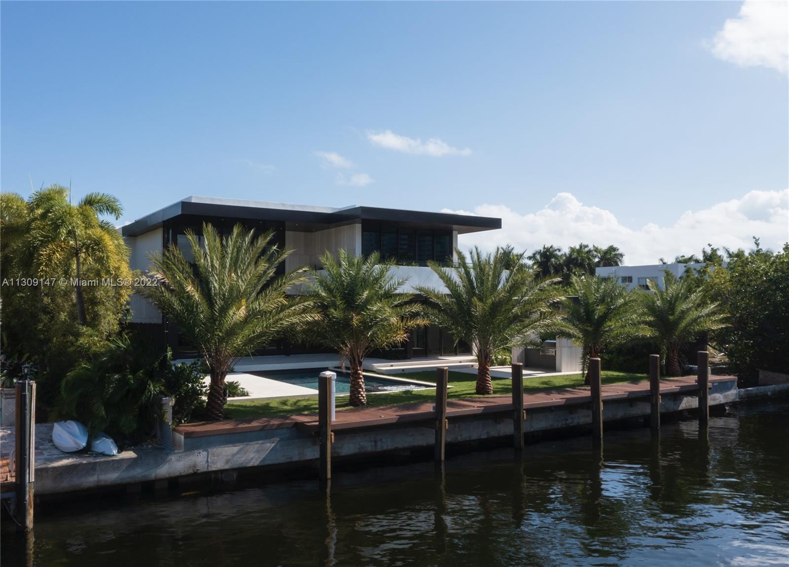 GOLDEN BEACH SEC E - Residential