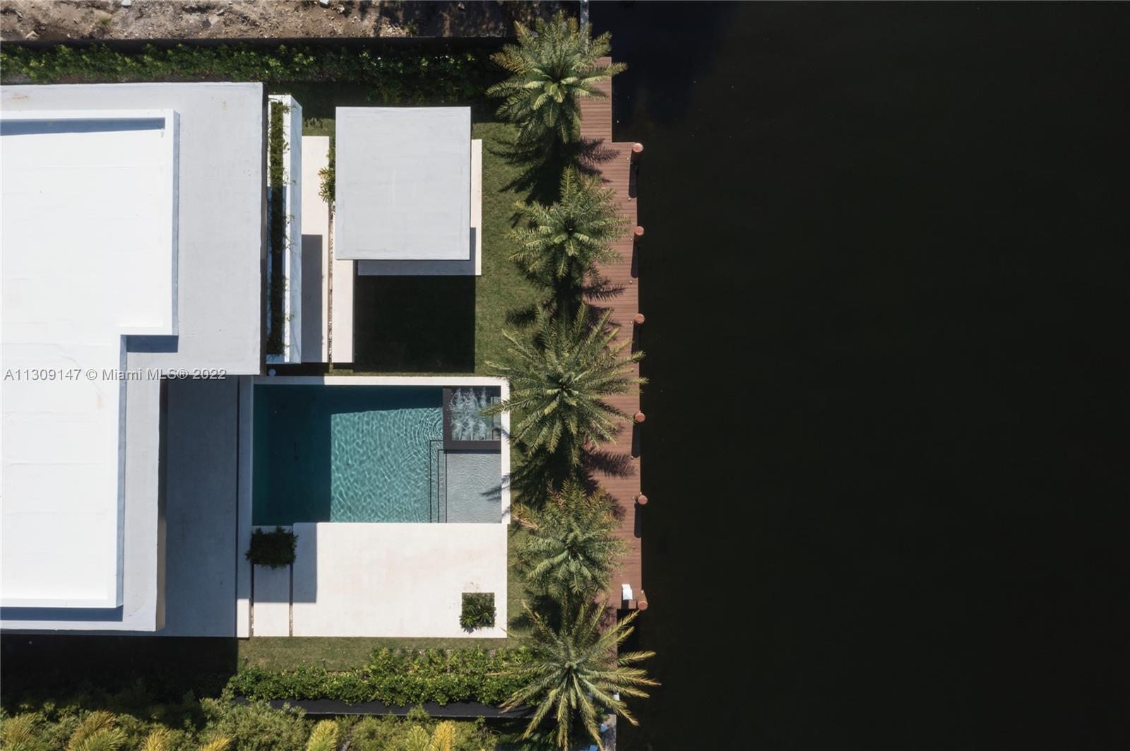 GOLDEN BEACH SEC E - Residential