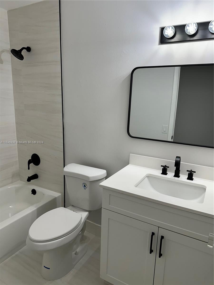 2ND ADDN TO CALUSA CLUB E - Residential