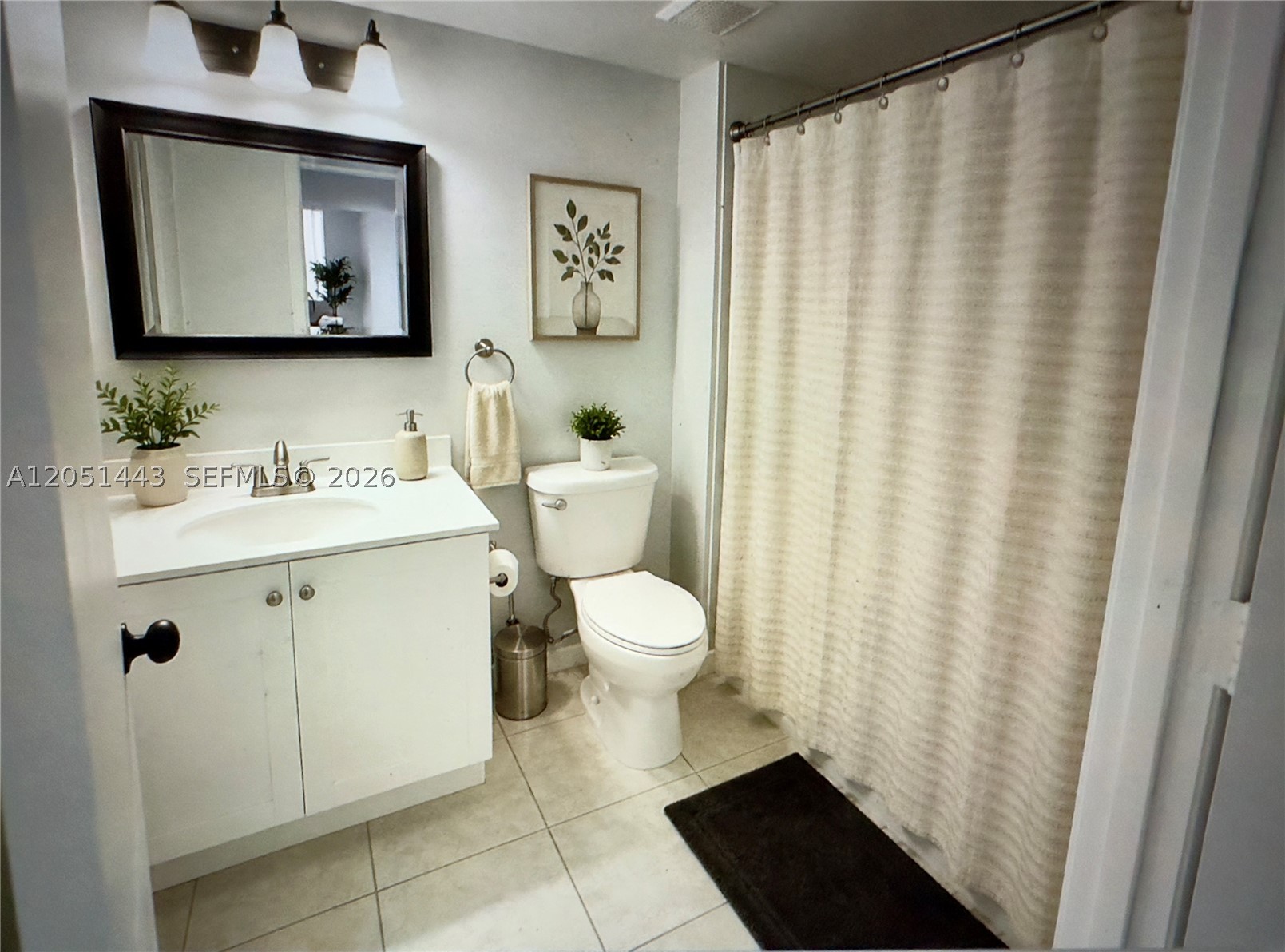 VISTA LAKE CONDO - Residential Lease