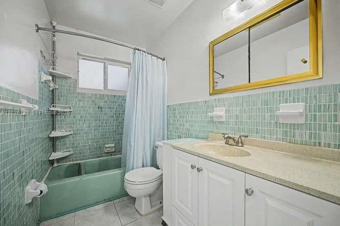 DELCREST MANOR - Residential