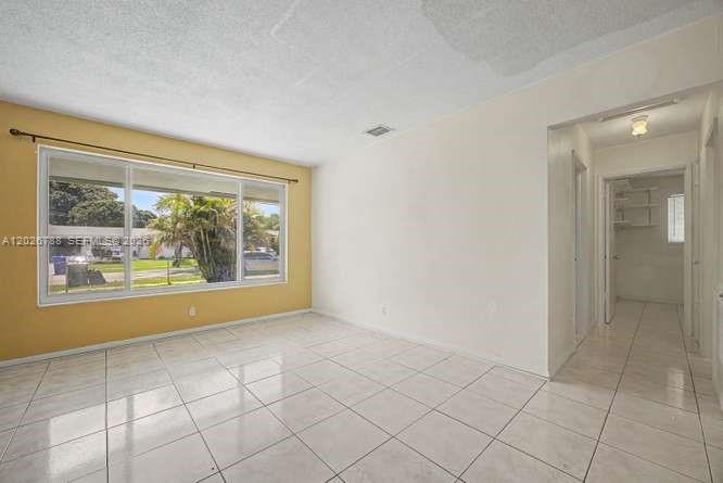 DELCREST MANOR - Residential