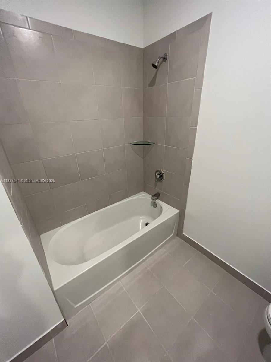 CORSICA SILVER PALM - Residential