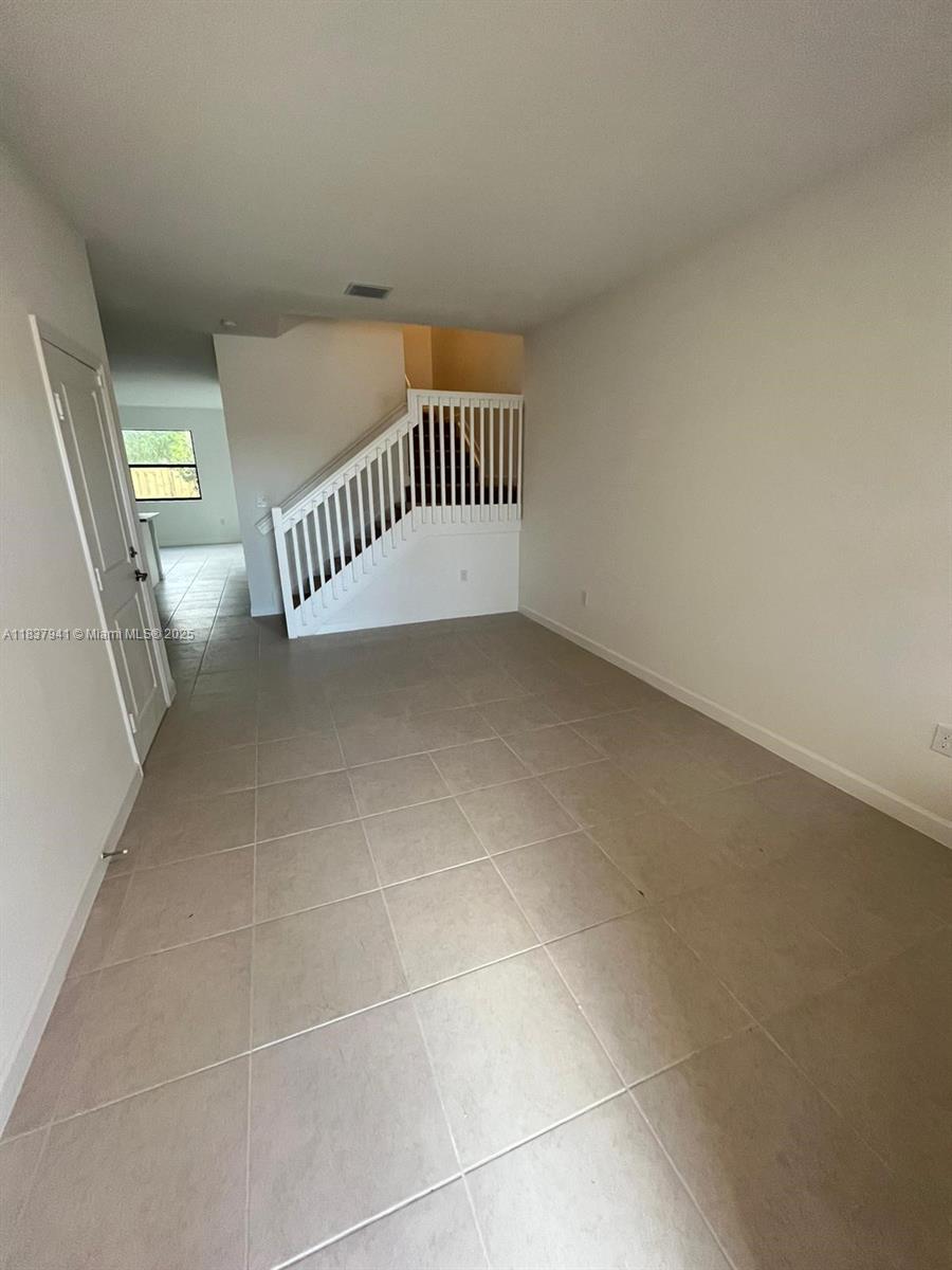 CORSICA SILVER PALM - Residential