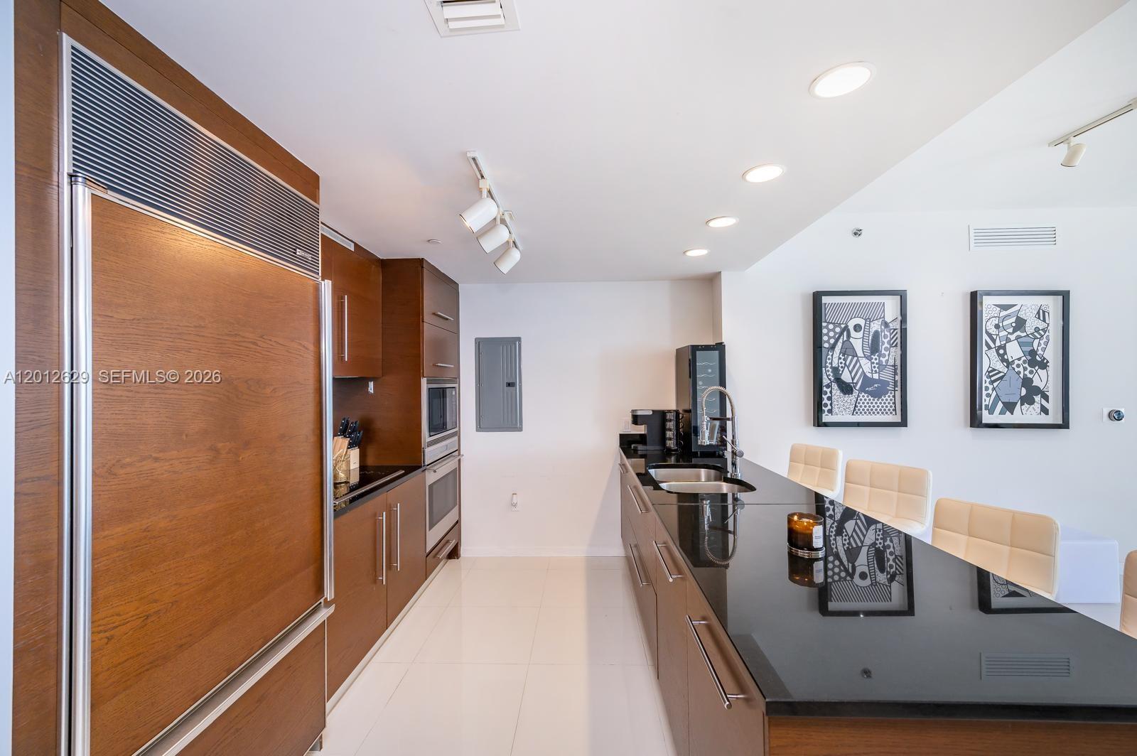 ICONBRICKELL CONDO NO 1 - Residential