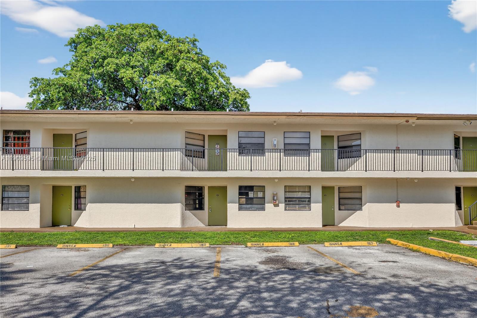 Fully renovated in September 2025, this 2-bedroom condo at Lakeside at Tamarac features quality, modern finishes. Updates include a redesigned kitchen with new cabinetry and appliances, an upgraded bathroom, fresh paint and new flooring throughout, and a new A/C system (August 2025). Move-in ready in a desirable community.