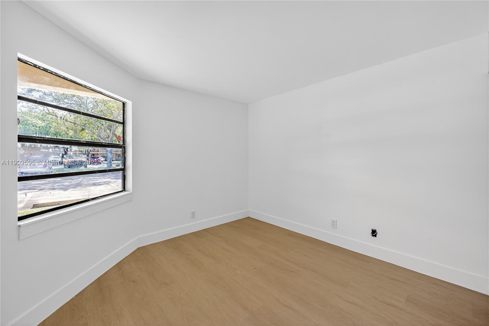 LAKESIDE AT TAMARAC CONDO - Residential Lease