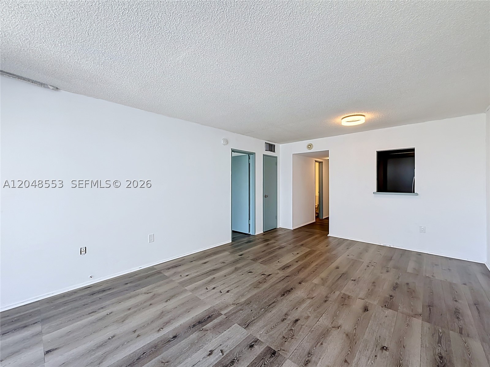 BAYVIEW TERR CONDO - Residential