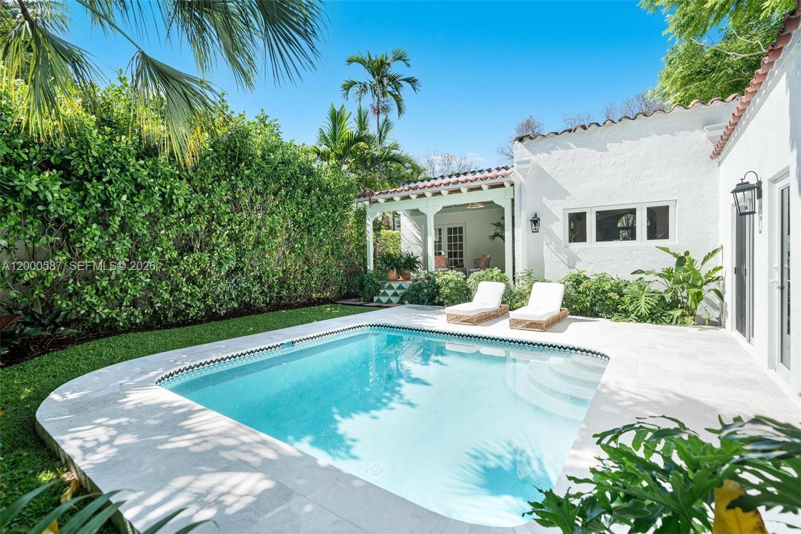 CORAL GABLES C C SEC 3 - Residential