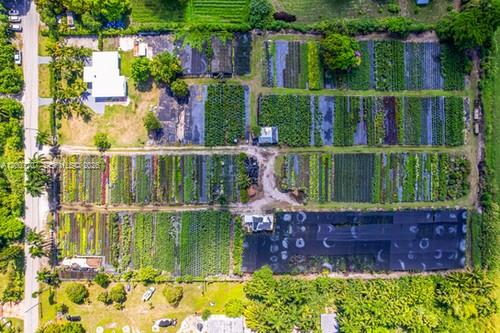 5.5 ACRE W 4/3 CROSSFENCED - Residential