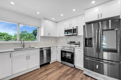 5.5 ACRE W 4/3 CROSSFENCED - Residential