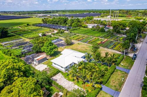 5.5 ACRE W 4/3 CROSSFENCED - Residential