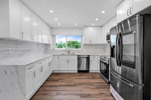 5.5 ACRE W 4/3 CROSSFENCED - Residential