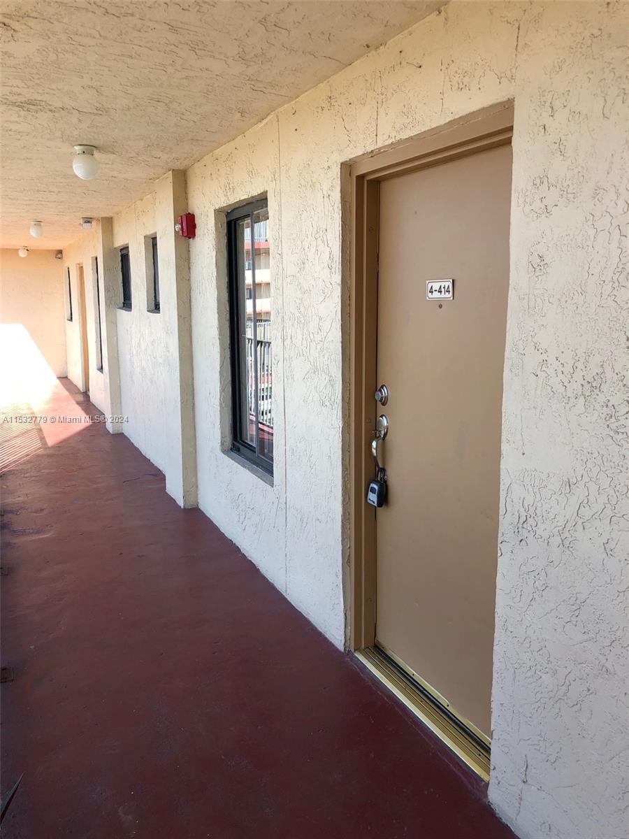 VISTA DEL LAGO I CONDO - Residential Lease