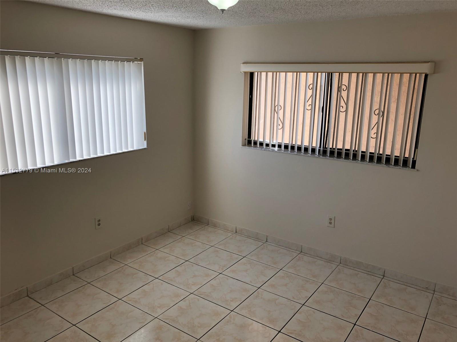 VISTA DEL LAGO I CONDO - Residential Lease