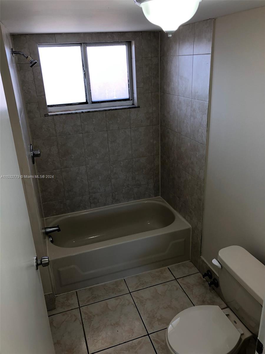 VISTA DEL LAGO I CONDO - Residential Lease