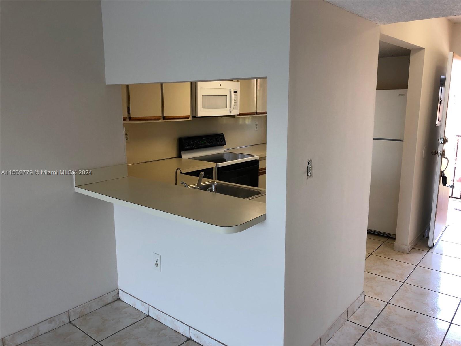 VISTA DEL LAGO I CONDO - Residential Lease