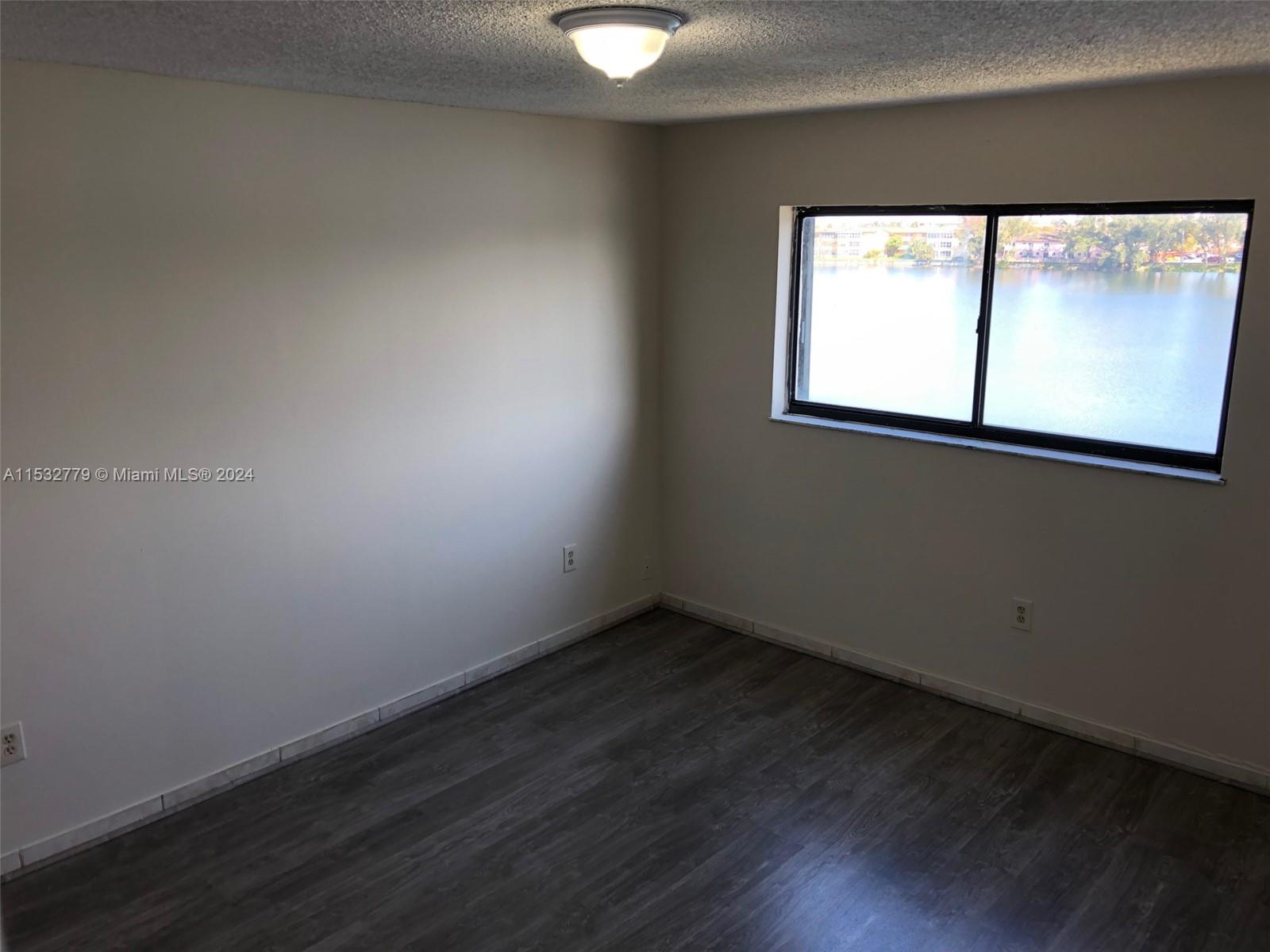 VISTA DEL LAGO I CONDO - Residential Lease