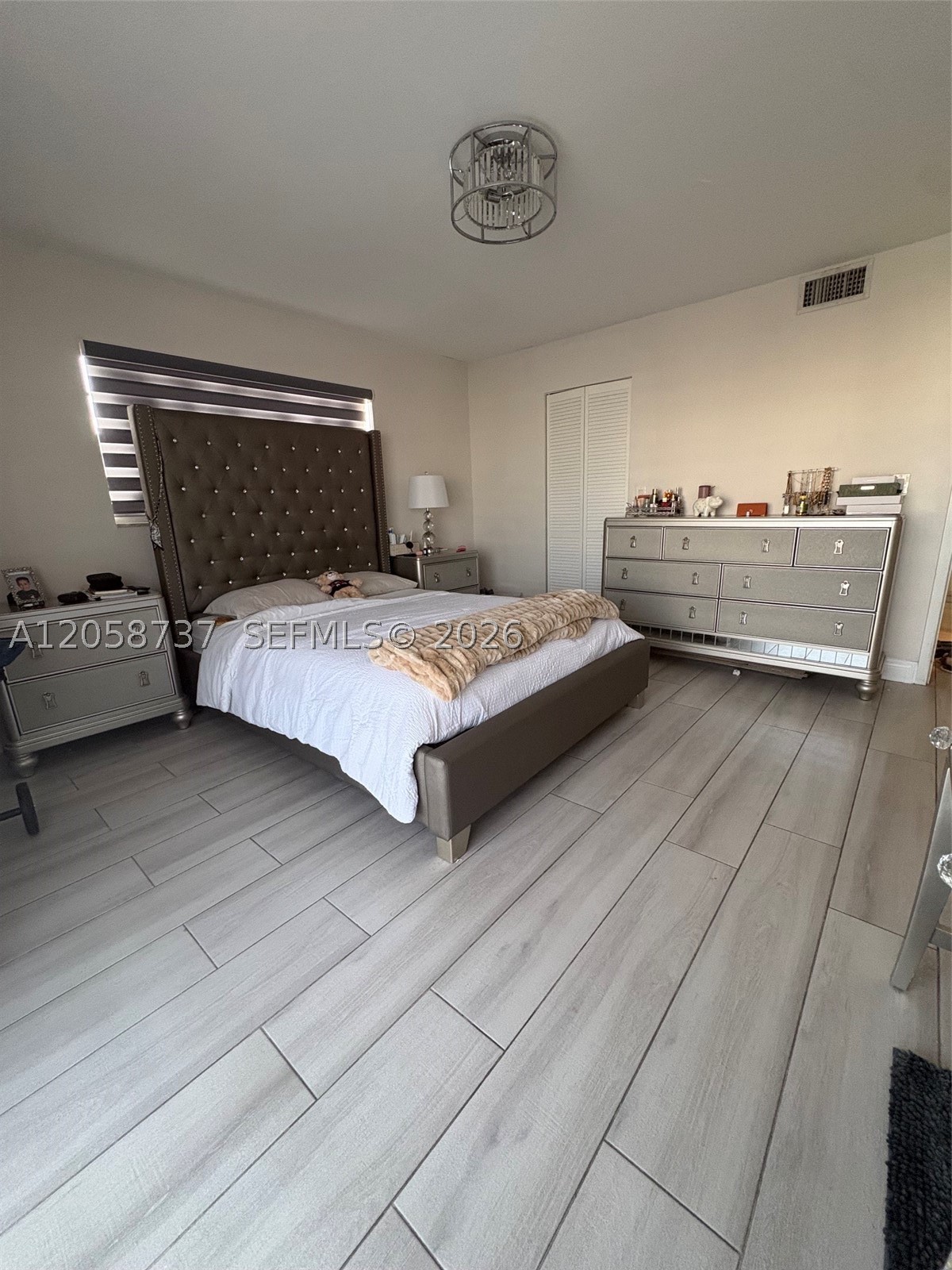 CARLYLE PLAZA CONDO - Residential