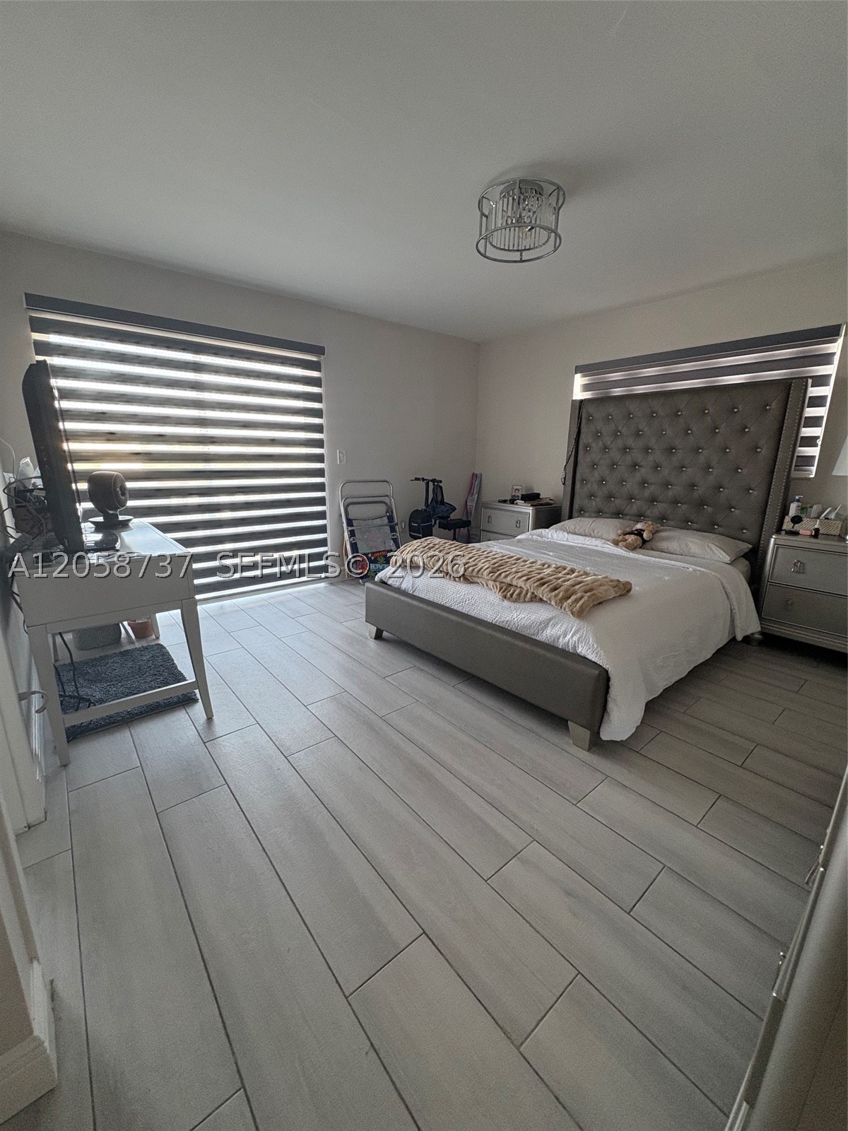 CARLYLE PLAZA CONDO - Residential