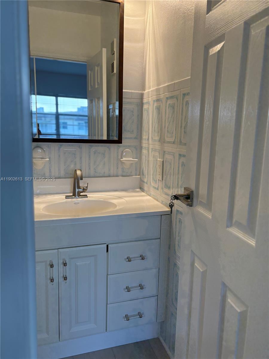 WALNUT GARDENS CONDO - Residential