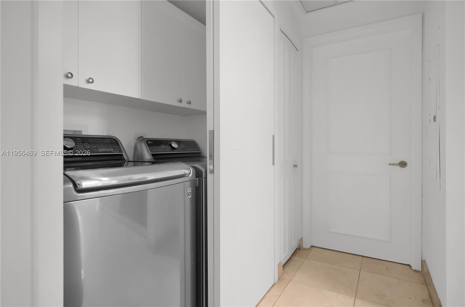CARBONELL CONDO - Residential Lease
