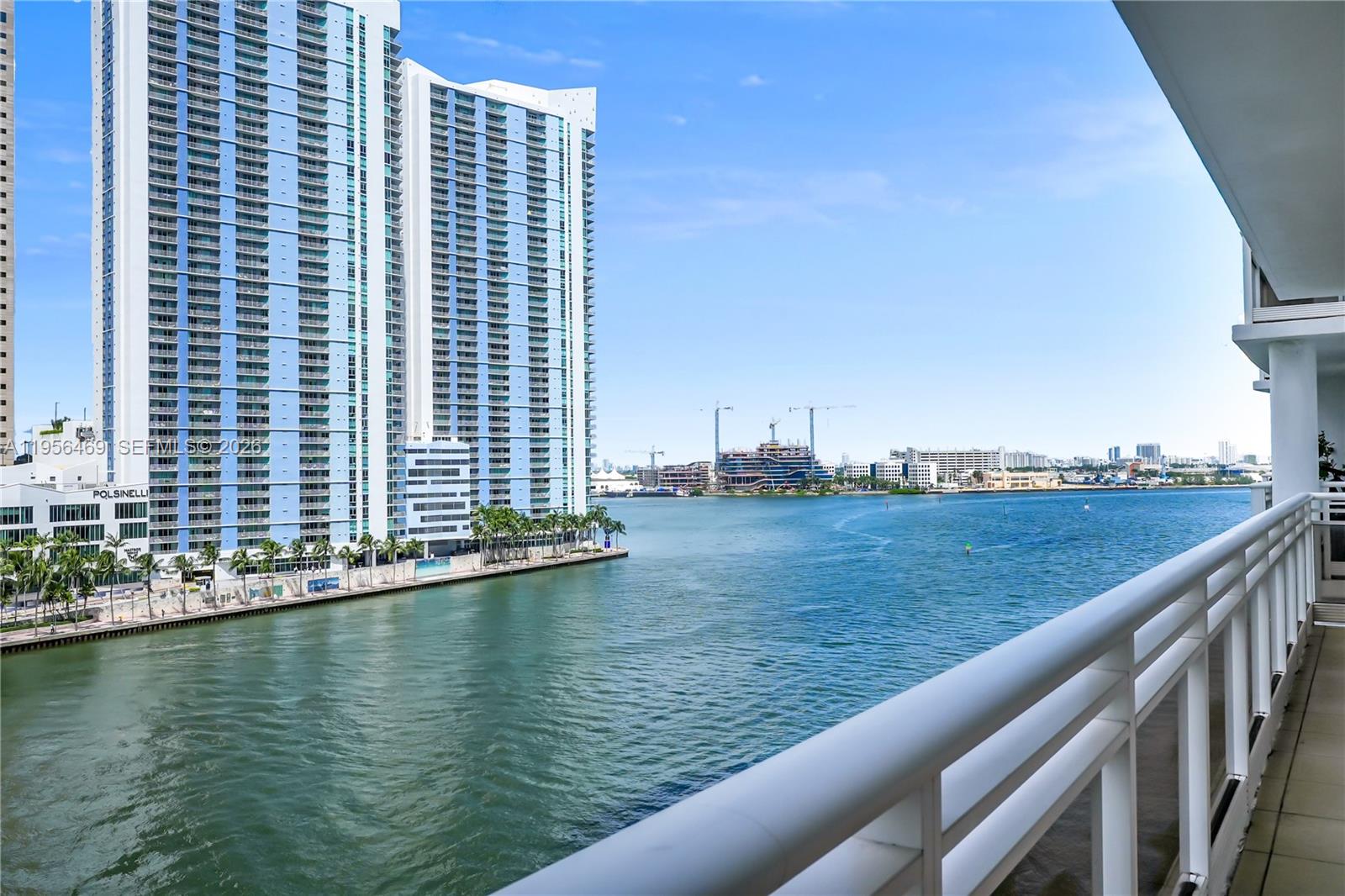 Incredible waterfront residence at luxurious Carbonell located on exclusive Brickell Key Island. Marble floors throughout with incredible views of the Miami River, Biscayne Bay, and the Port of Miami. Split floor plan. Large kitchen with breakfast area overlooking the Bay. Resort style amenities include concierge, two tennis courts, golf putting green, indoor racquetball, indoor basketball court, two story fitness center, BBQ area, children’s playroom, resident conference room, computer room, party room with sweeping bay views, complimentary valet for guests. Enjoy island living in the heart of Miami's vibrant financial district.