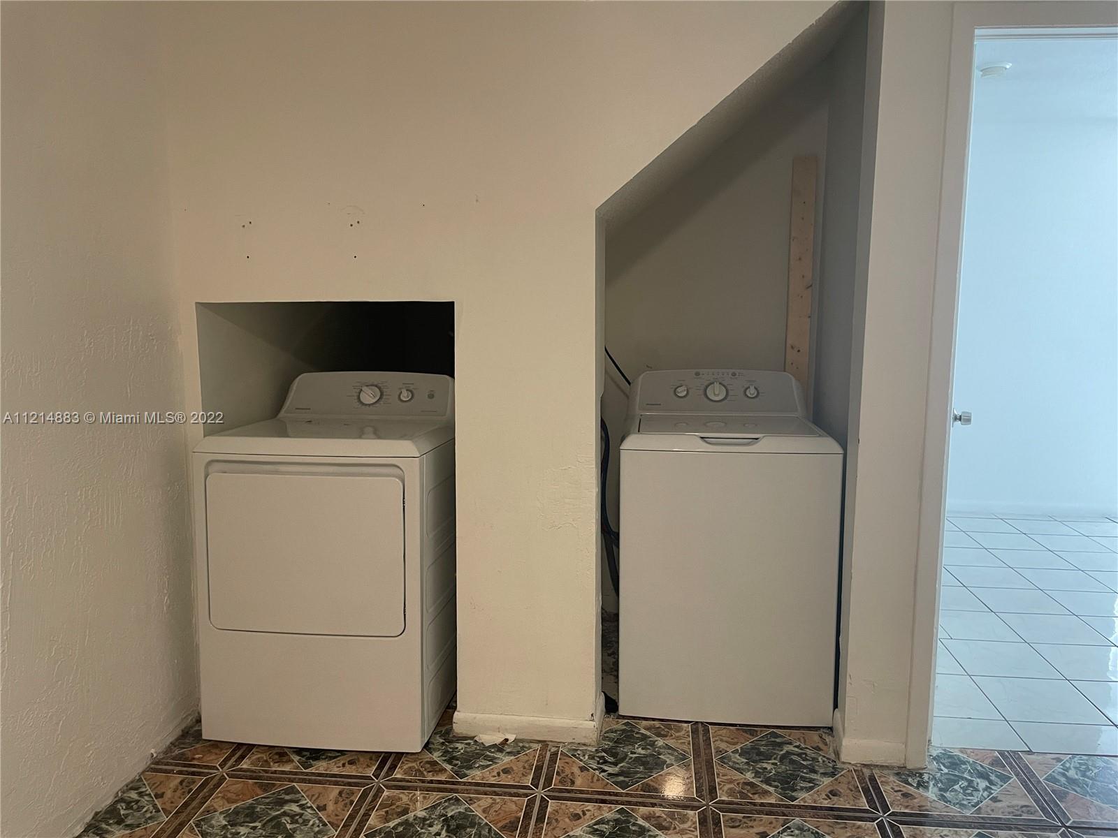 HONEY HILL PARK - Residential Lease