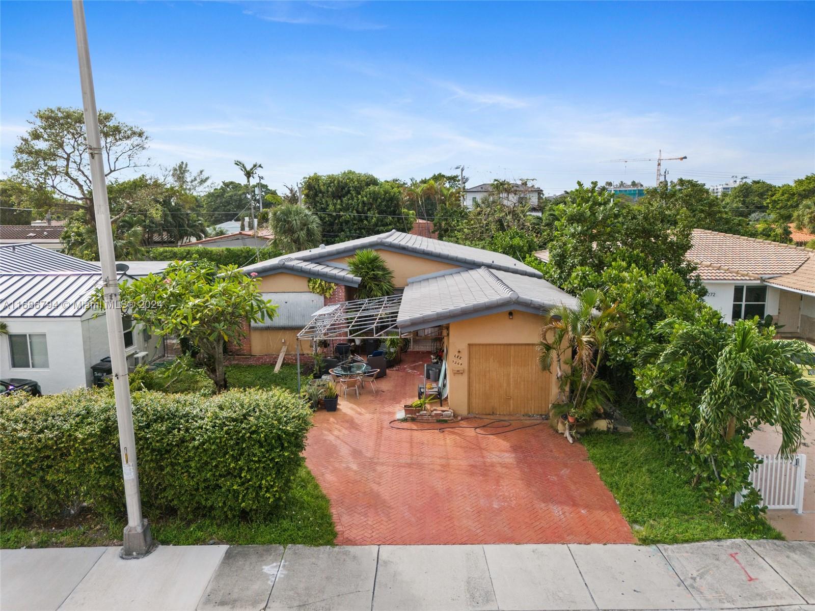 ALTOS DEL MAR NO 5 - Residential
