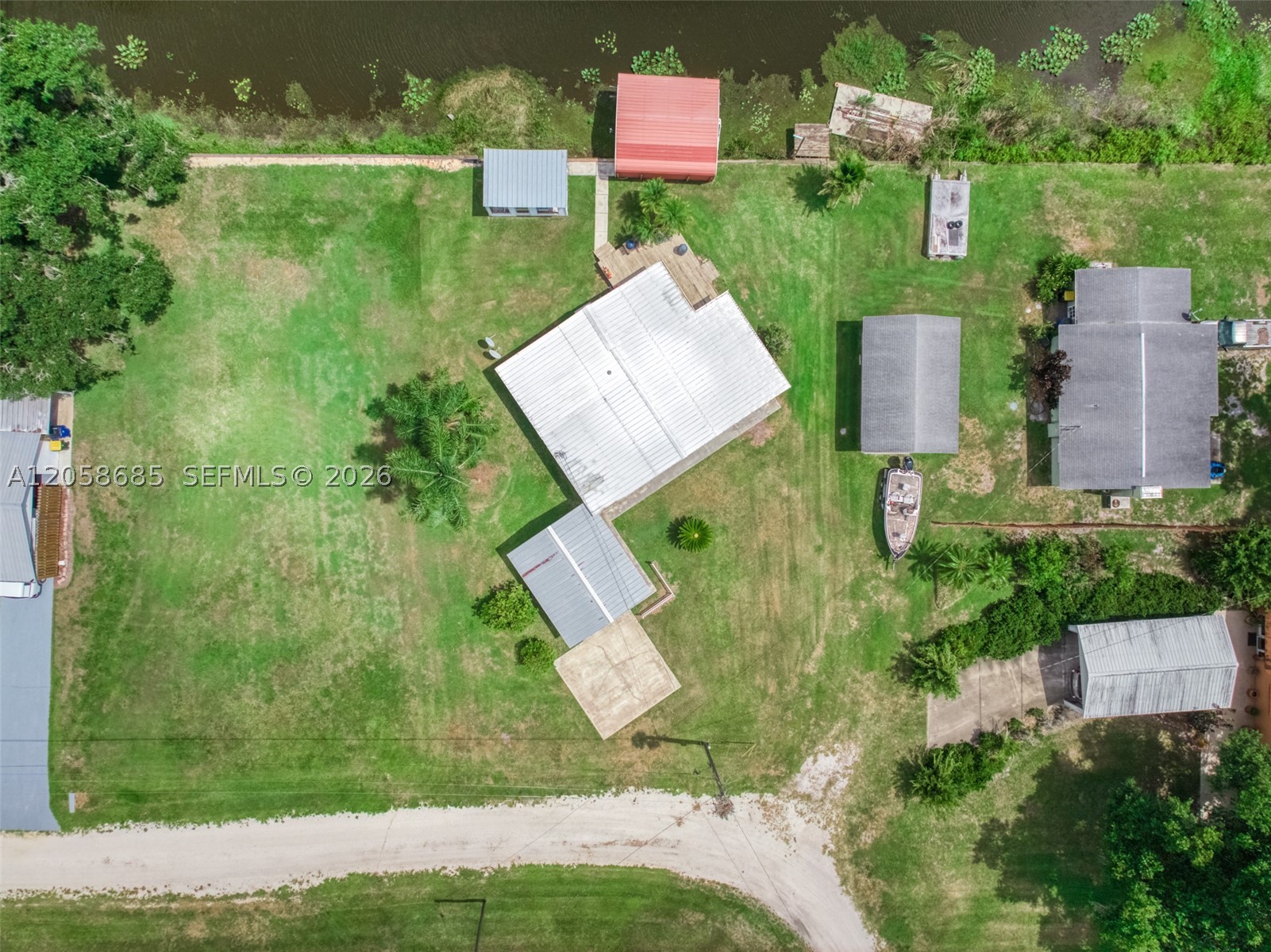 LAKE ISTOKPOGA CANALS - Residential