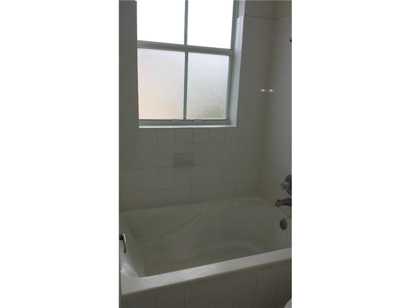 DORAL ISLES NORTH SECTION - Residential Lease