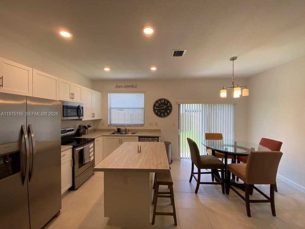 PINE ISLE - Residential