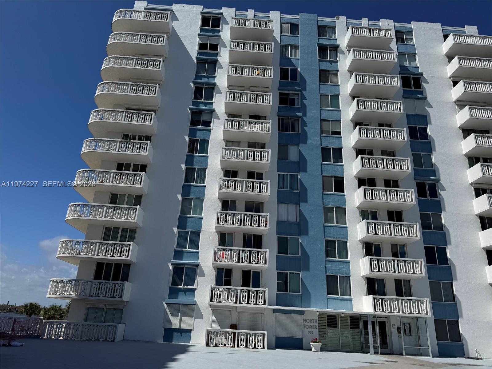 BAYSHORE BATH & TENNIS CLU - Residential
