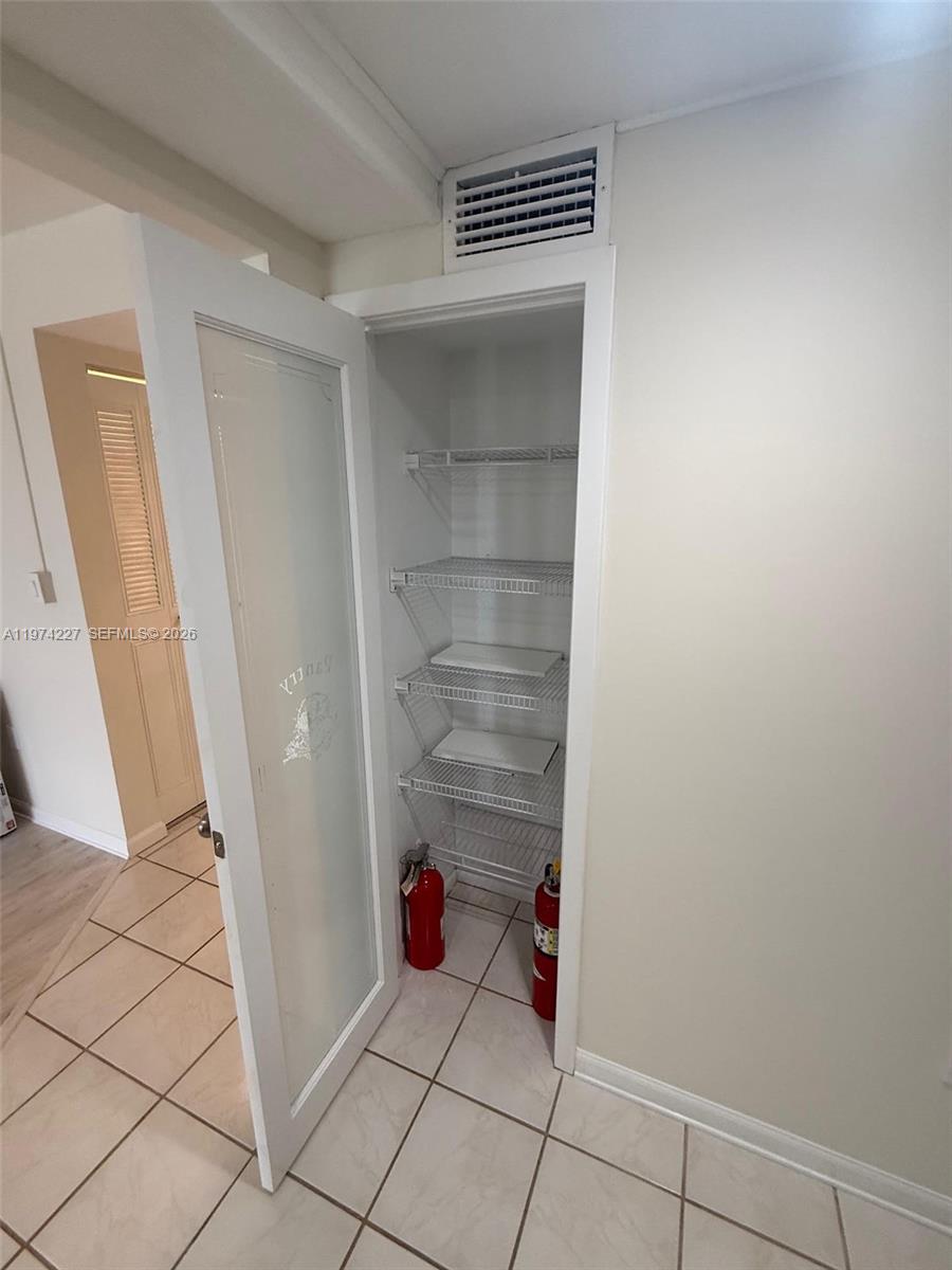 BAYSHORE BATH & TENNIS CLU - Residential