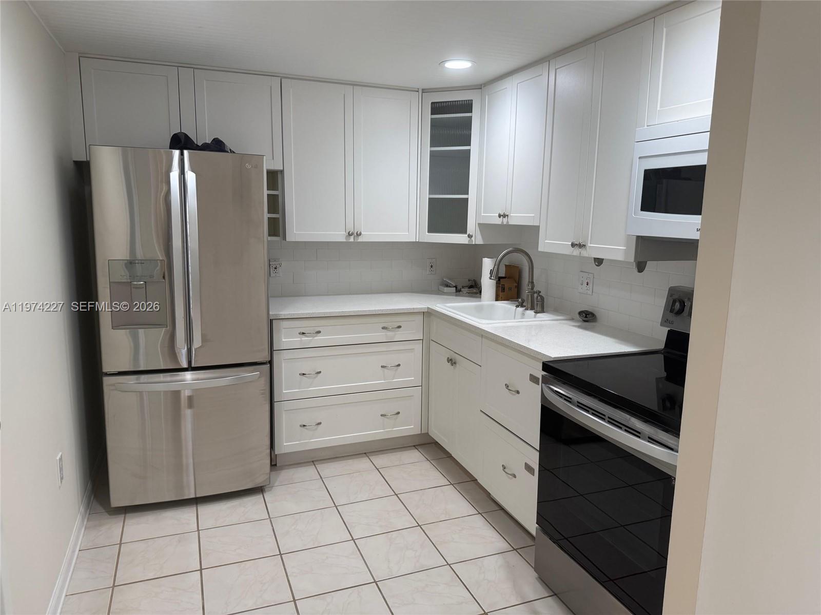 BAYSHORE BATH & TENNIS CLU - Residential