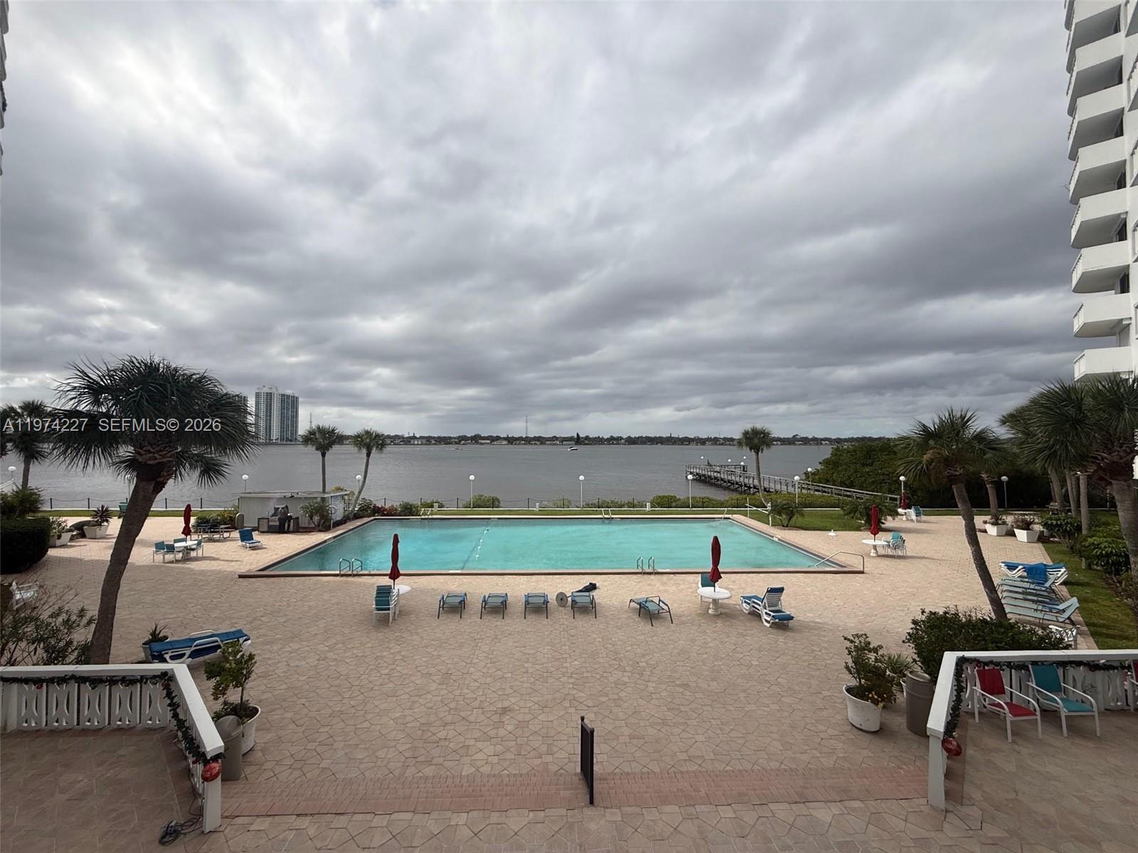 BAYSHORE BATH & TENNIS CLU - Residential