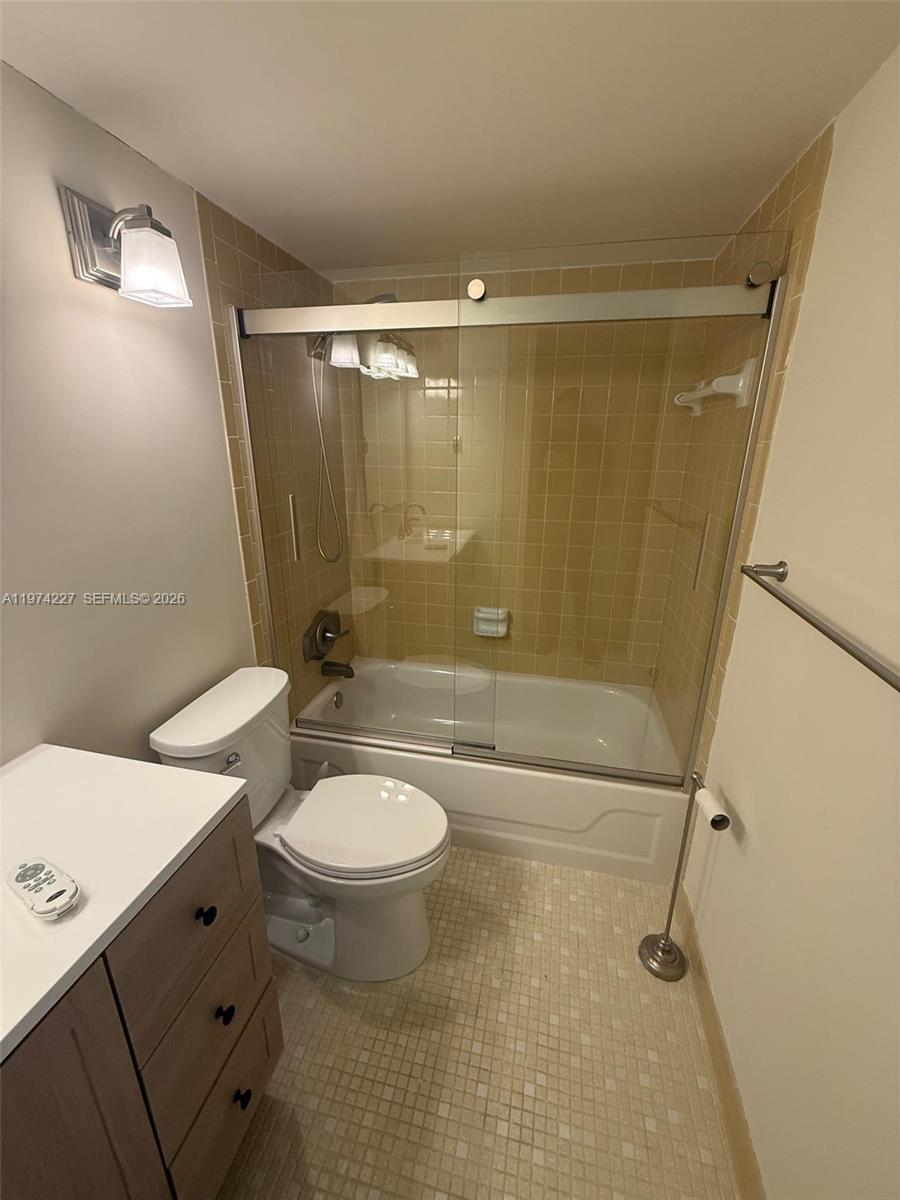 BAYSHORE BATH & TENNIS CLU - Residential