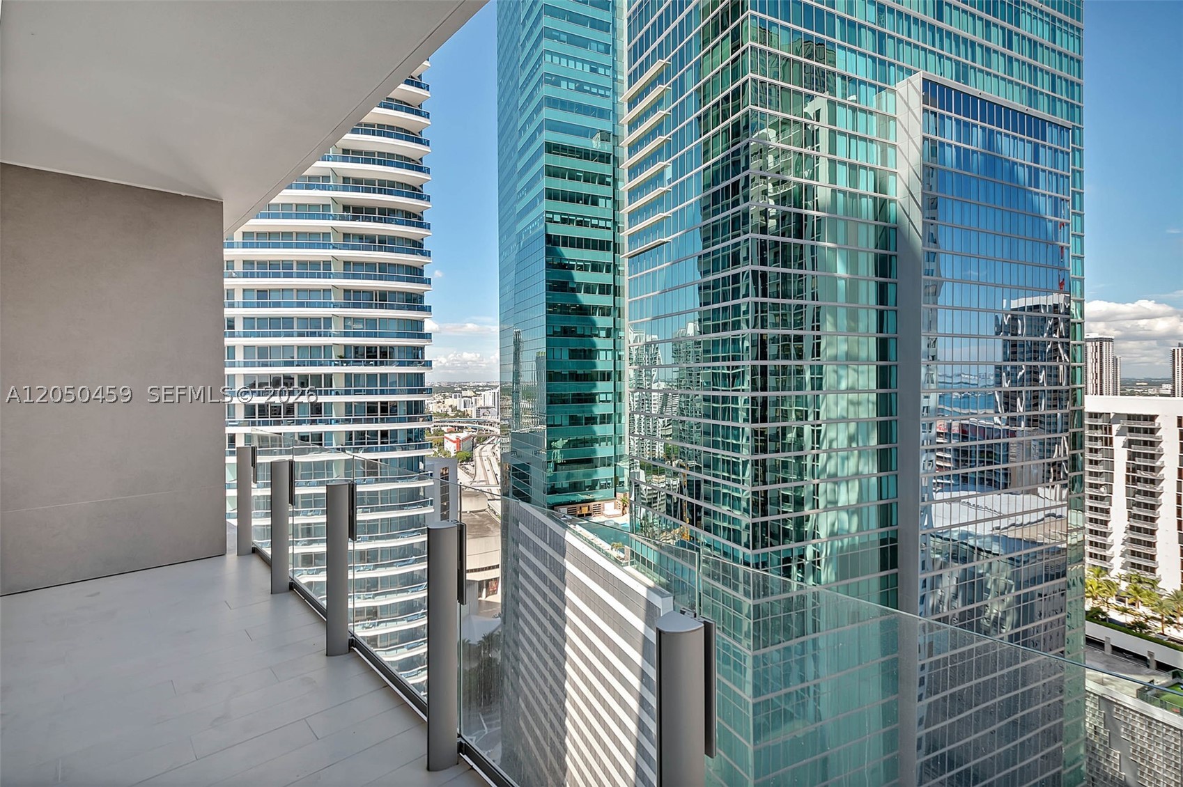 Experience the epitome of luxury in this exquisite one-bedroom, 1.5 bath residence at Aston Martin Residences, featuring top-tier Gaggenau appliances, elegant Thassos marble floors, Bertolotto doors, and Bulthaup cabinetry, complemented by over 52,000 sqft of world-class amenities including an art gallery, children's playroom, two cinemas, a state-of-the-art two-level fitness center, and a sky infinity pool with private cabanas and rejuvenating spa pools, and much more.