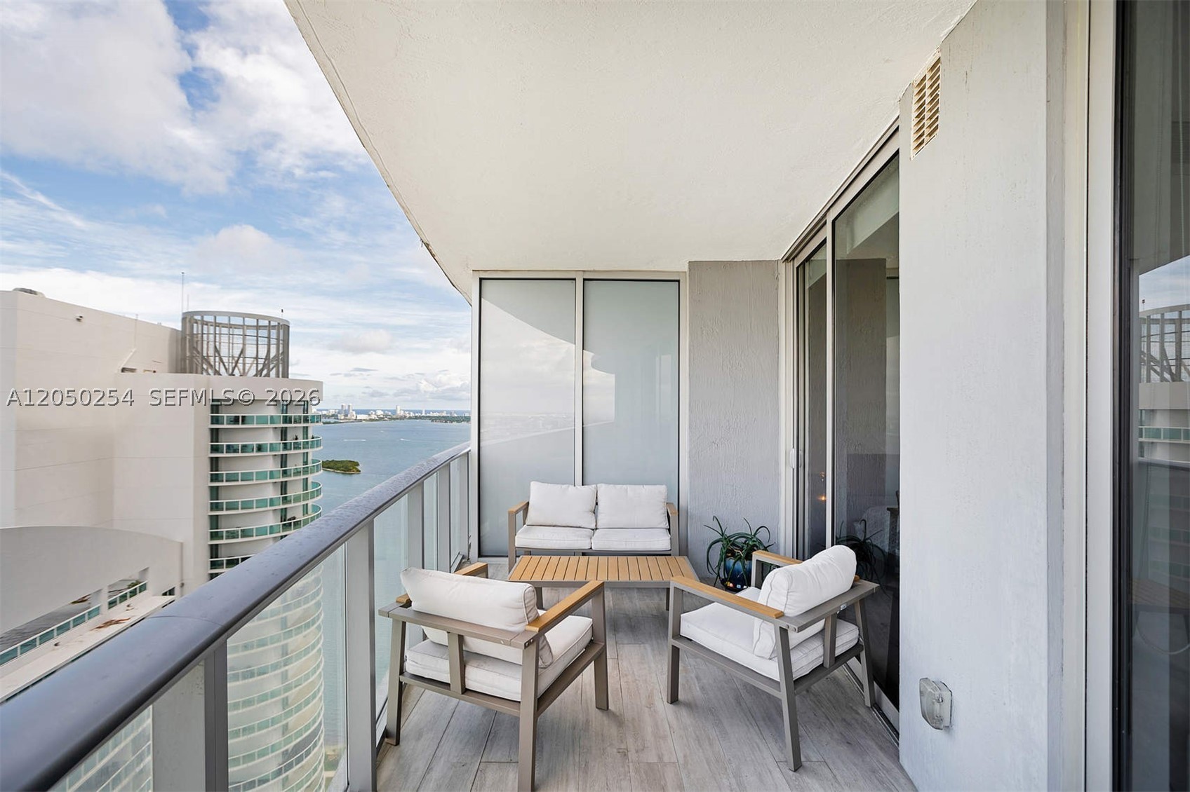 ARIA ON THE BAY CONDO - Residential