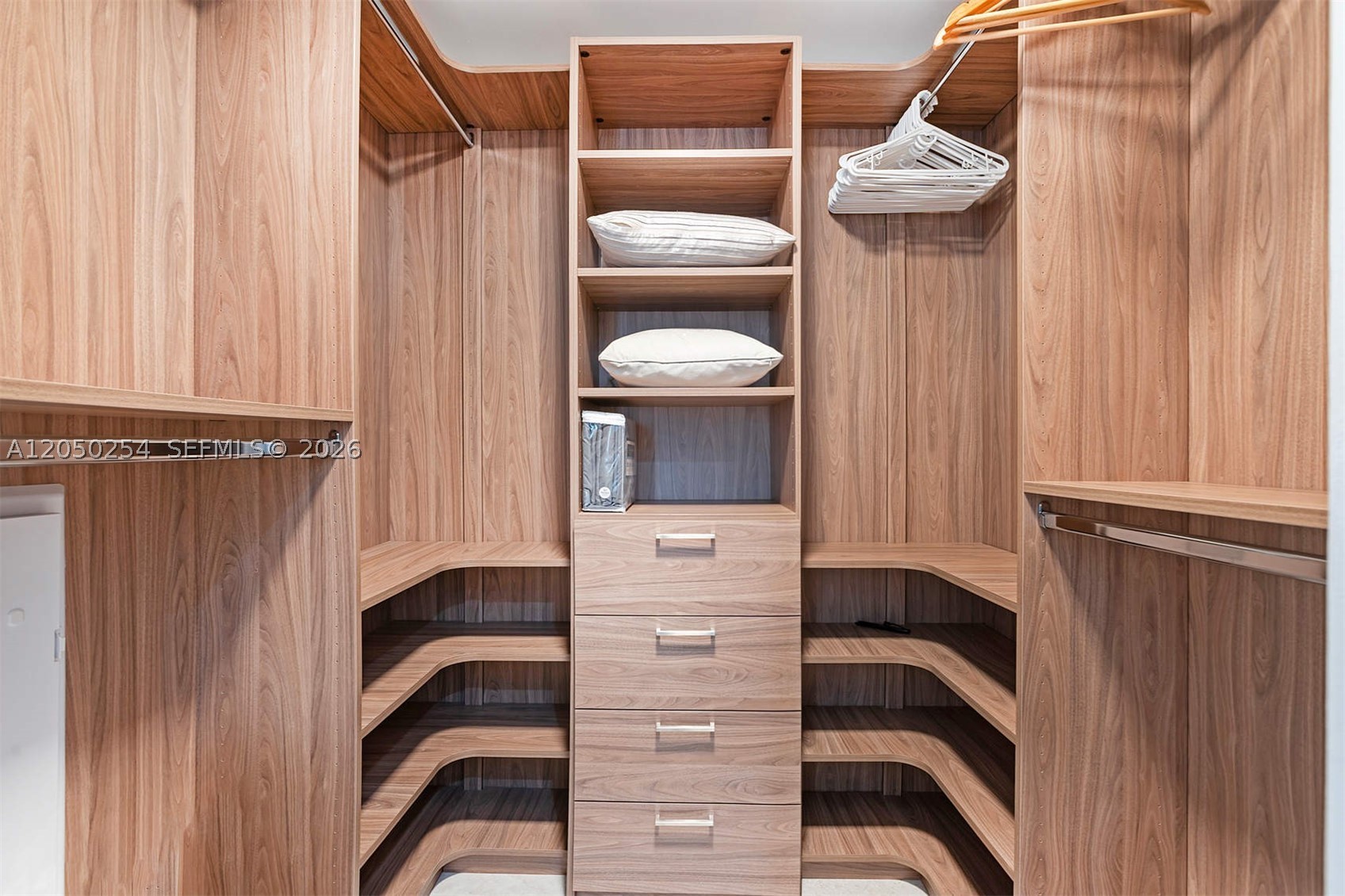 ARIA ON THE BAY CONDO - Residential
