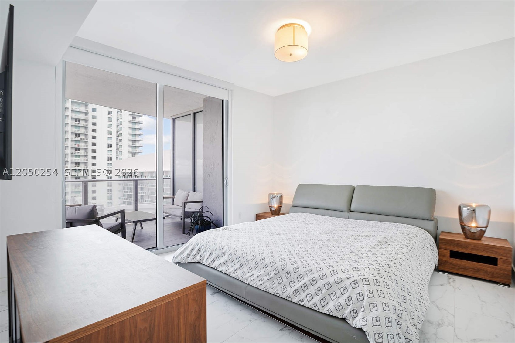 ARIA ON THE BAY CONDO - Residential