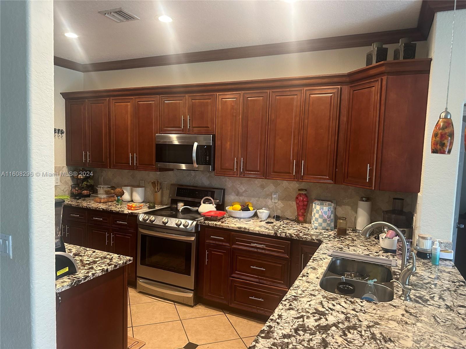 SABAL LAKES PH 4 - Residential