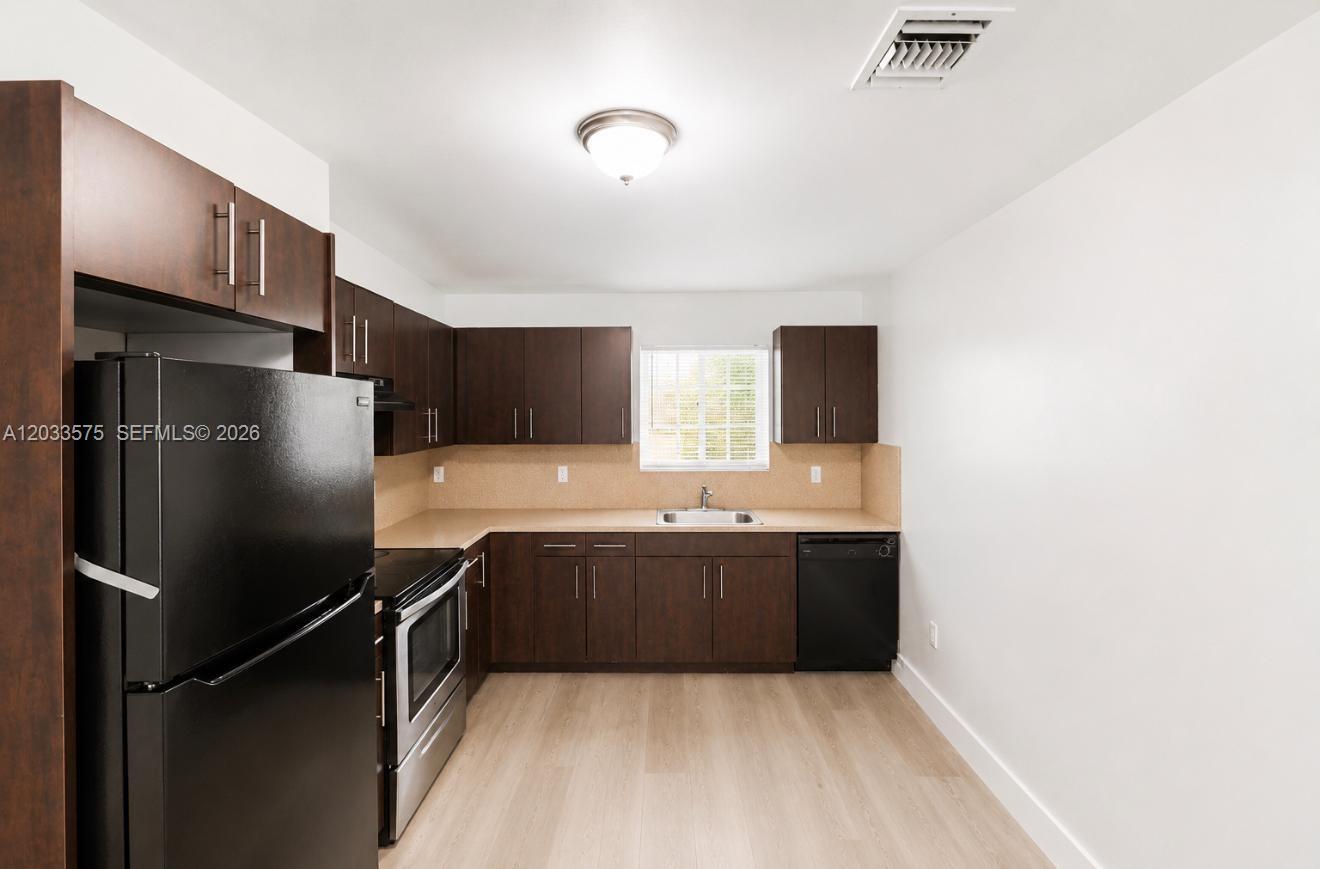 REV PL SEC 2 CC ESTATES - Residential Lease