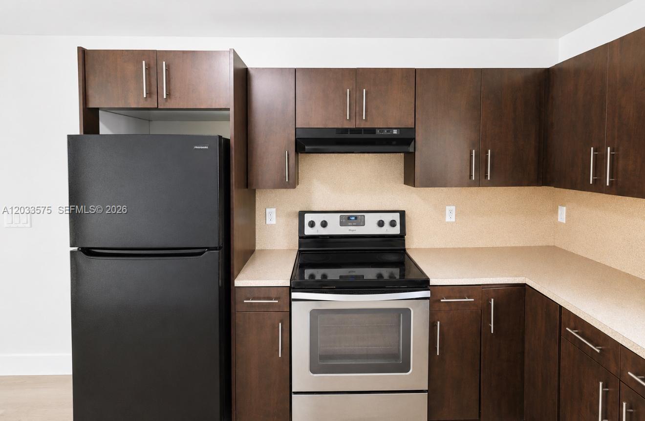 REV PL SEC 2 CC ESTATES - Residential Lease