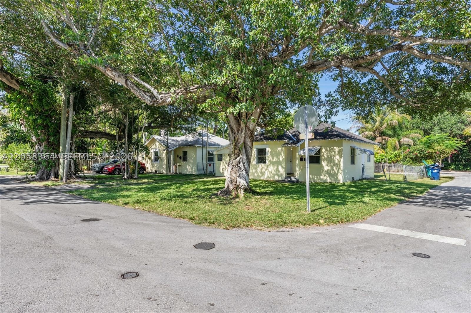 BISCAYNE HEIGHTS - Residential Income