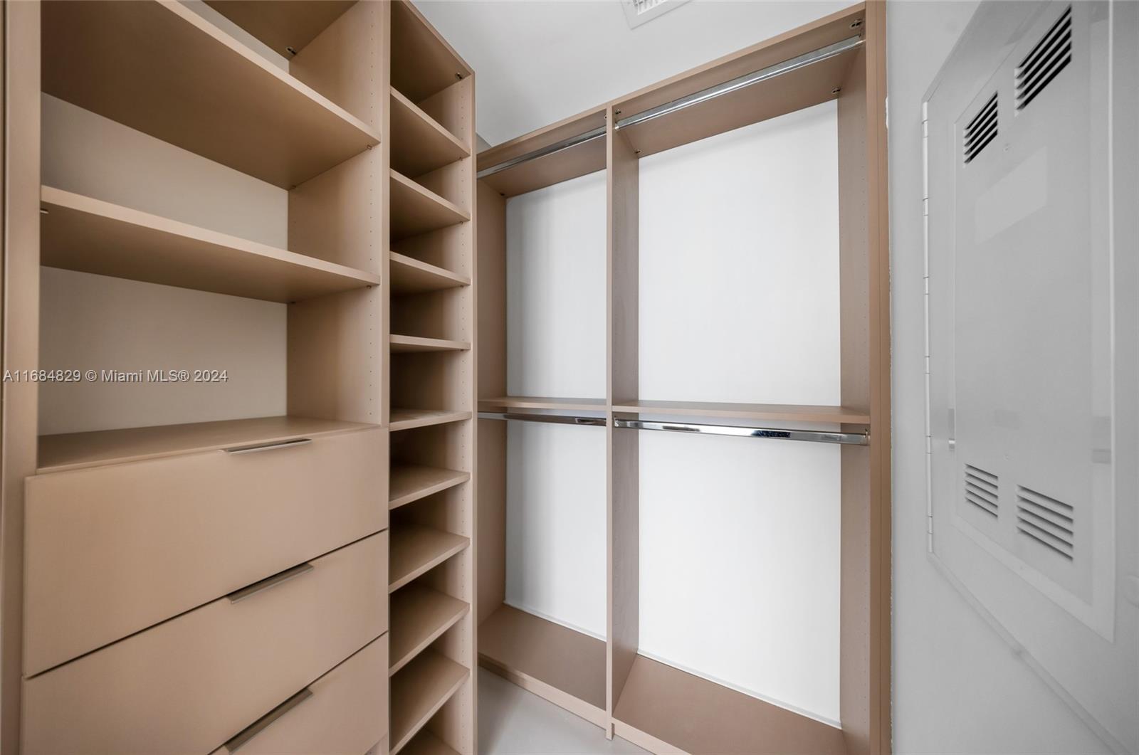 PARAISO BAYVIEWS CONDO - Residential Lease