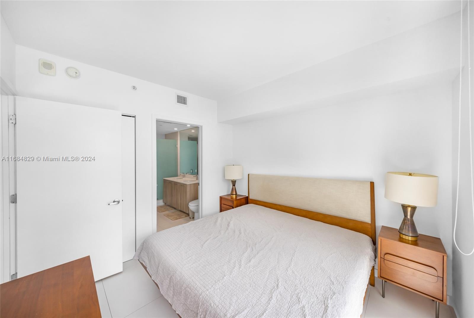 PARAISO BAYVIEWS CONDO - Residential Lease